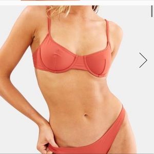 Solid & striped the Eva bikini top